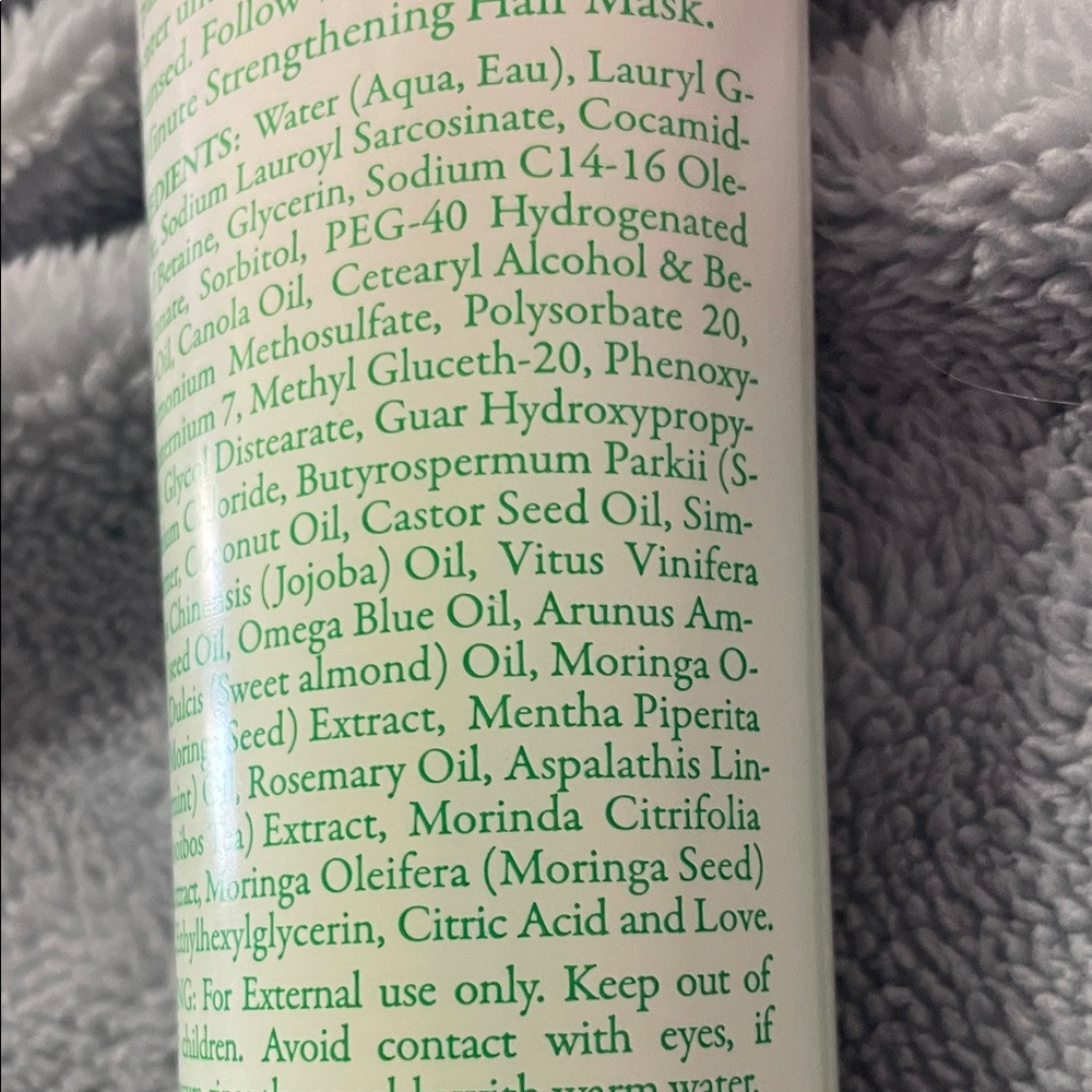 Rosemary Oil Strengthening Hair + Scalp Cleanser - Green and White - Picture 9 of 13